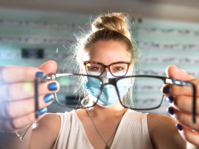 Come non fare appannare gli occhiali con la mascherina: ecco alcuni consigli Come non fare appannare gli occhiali con la mascherina: ecco alcuni consigli